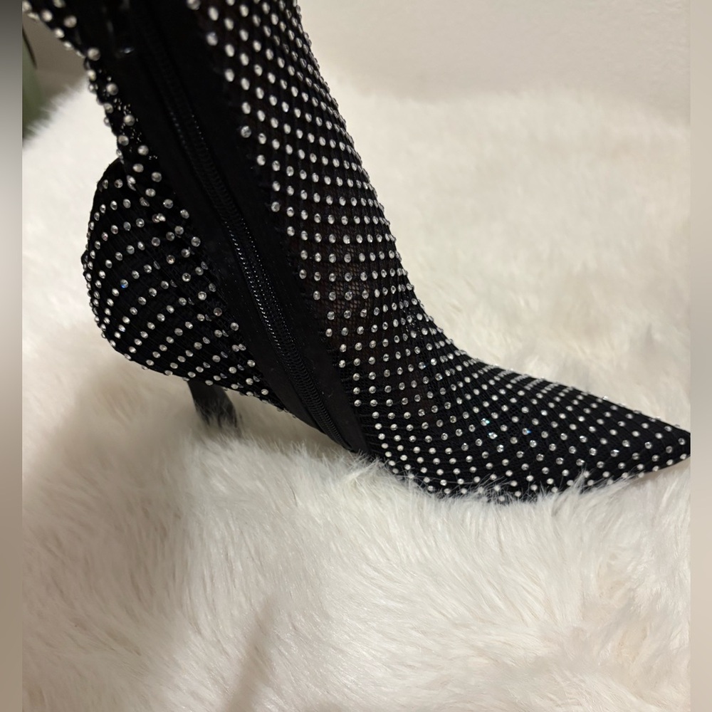 NWOT Elegant Black Studded Heeled Boots - Picture 3 of 9
